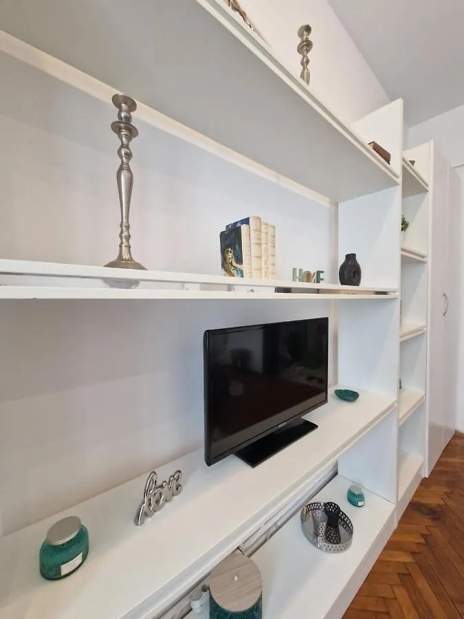 Boheme Cismigiu Studio Bucureşti 0*,  România